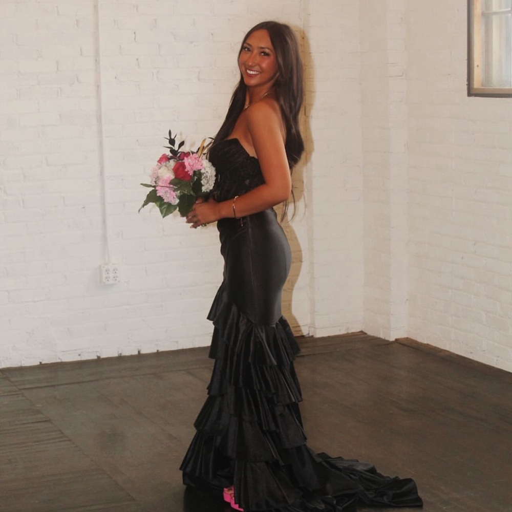 Sherri Hill Black Ruffled Prom Dress
